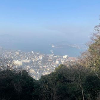 霞んでるけど空と海の青！