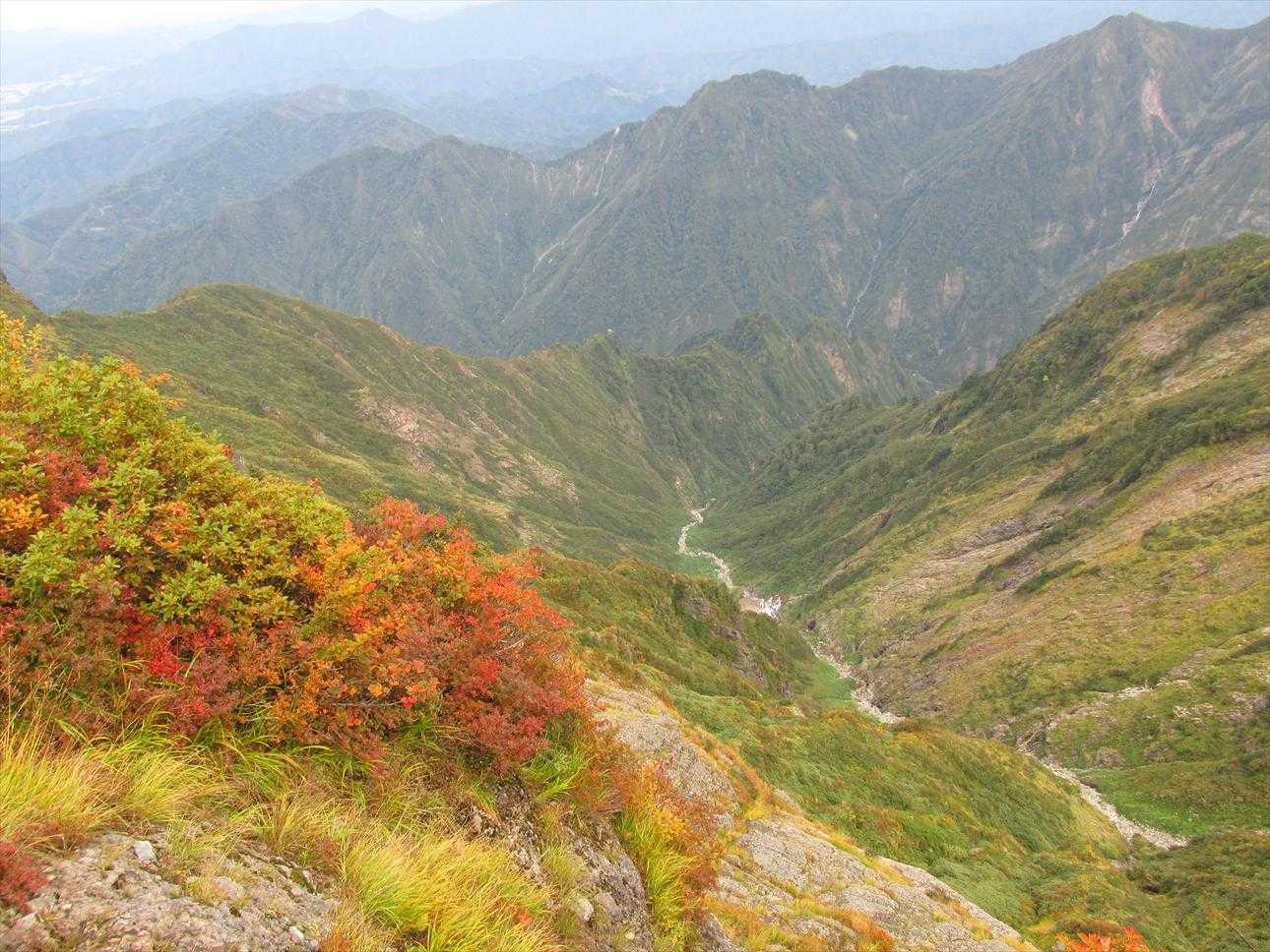 ここ一帯は谷が深くてカッコいい