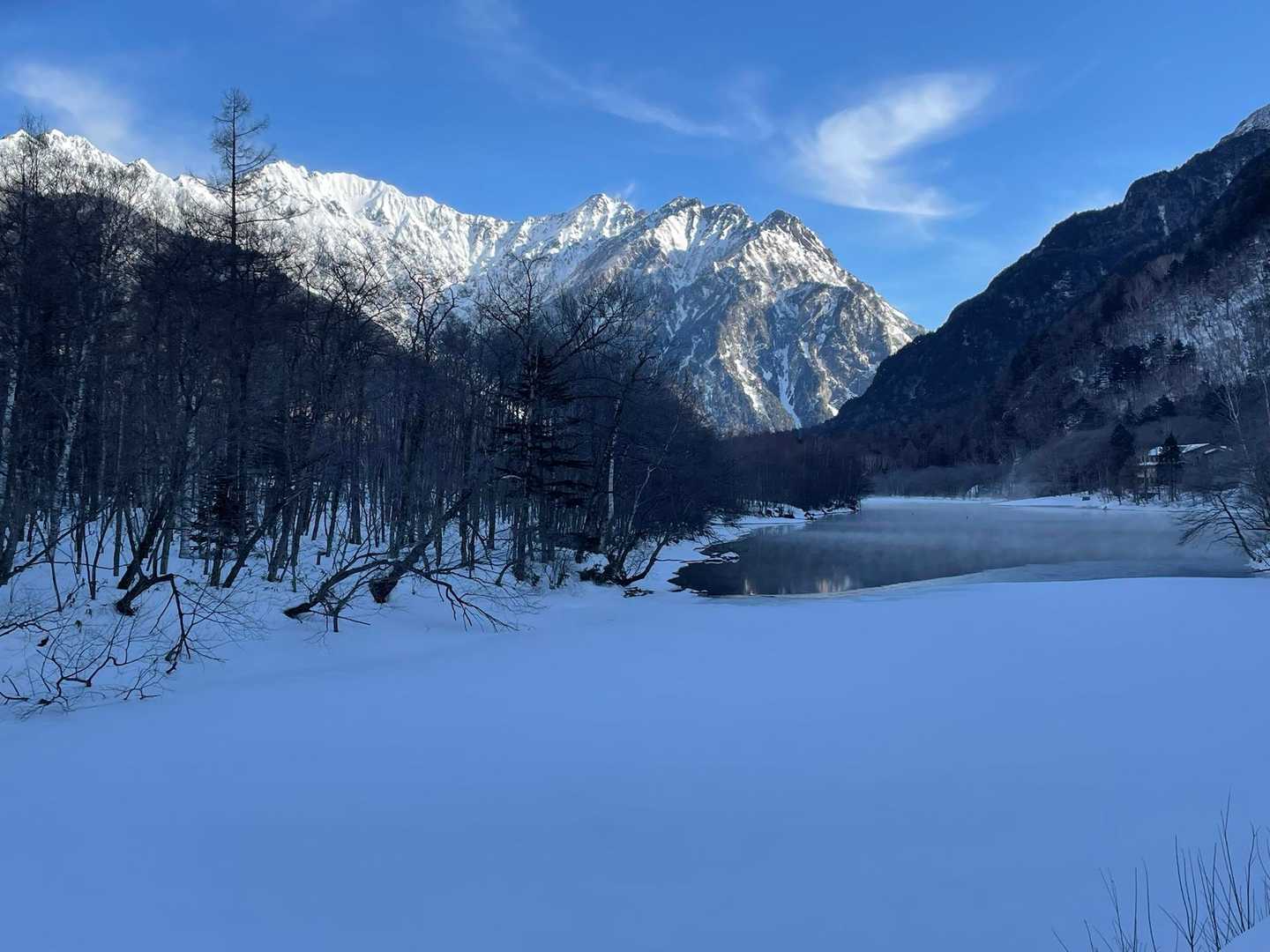 それ見ろ！良い景色だぜ！
、、気嵐だってたってる。

ただ霧氷は微妙だ
何しろ寒いは寒いが過去一番暖かい