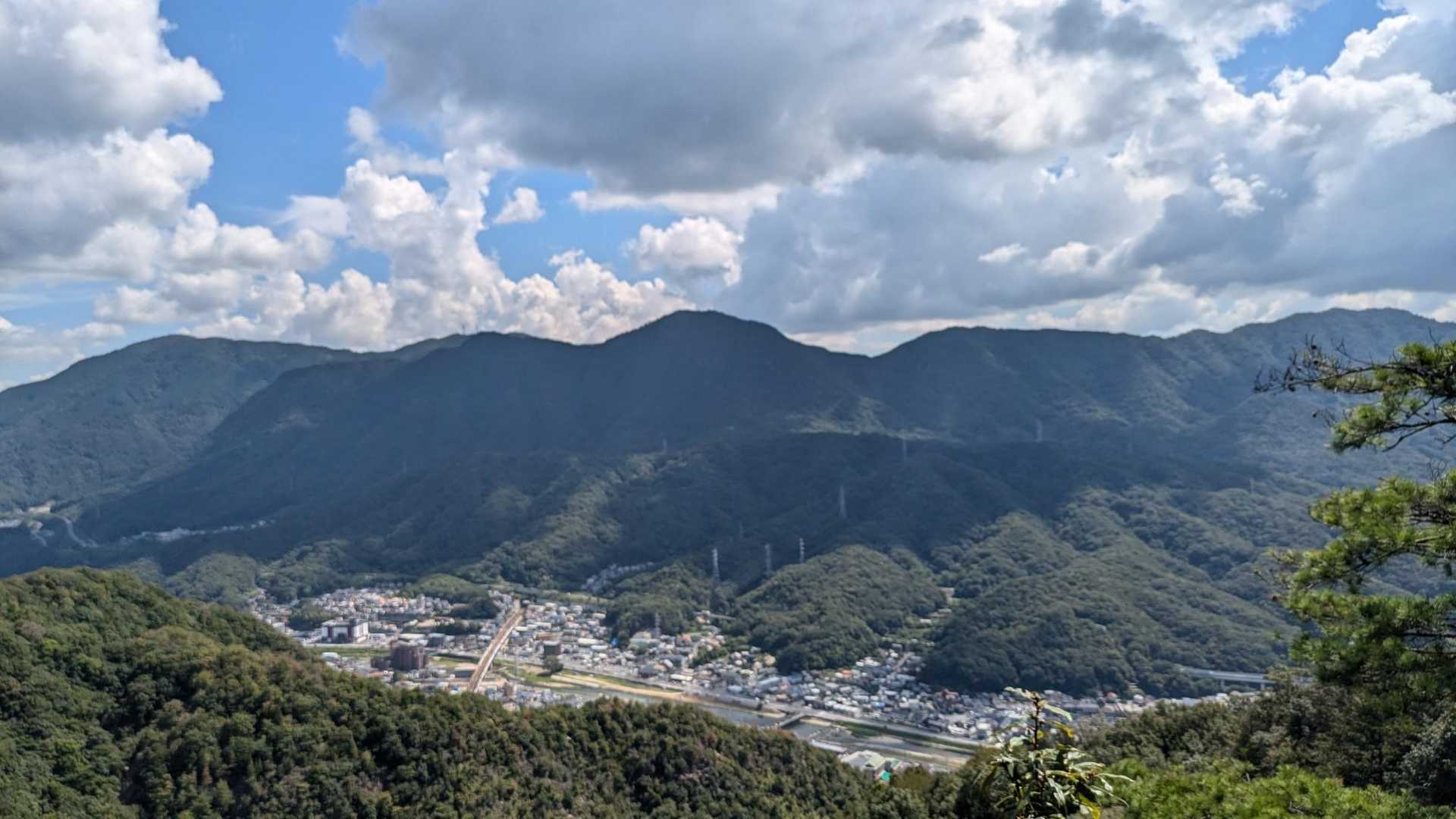 途中岩場で
安芸アルプス。