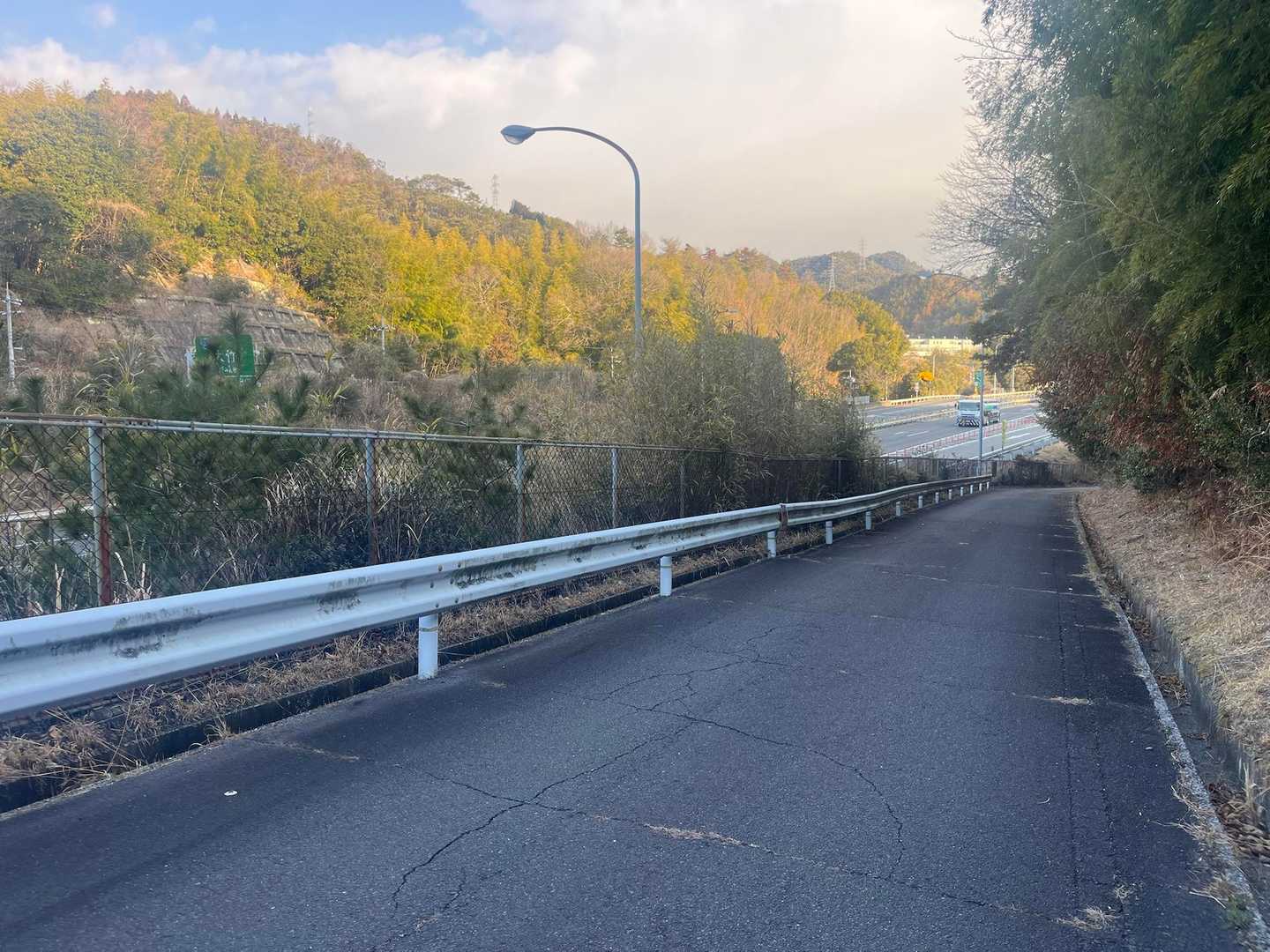 亀居城駐車場に置かせてもらってスタート