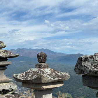 360度の展望、記念写真を撮って早々に下山
皆、ヒルは好きではありません😆