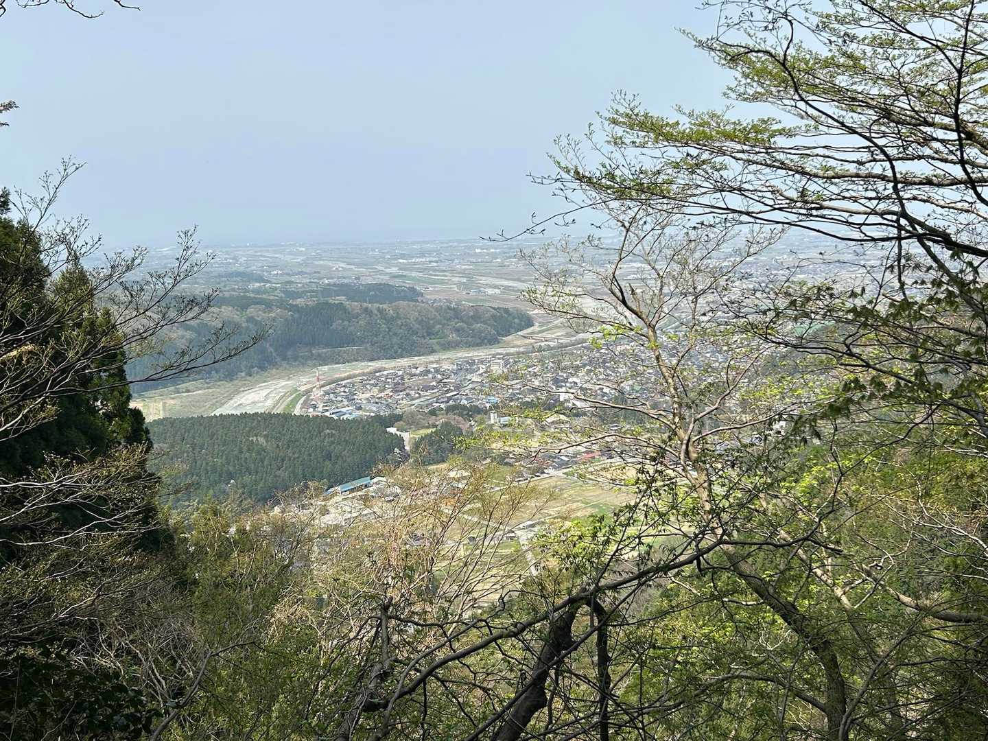 まだ木に葉っぱがついてなくて、いつもは見えない所からも展望あり🙆‍♀️得した気分😗