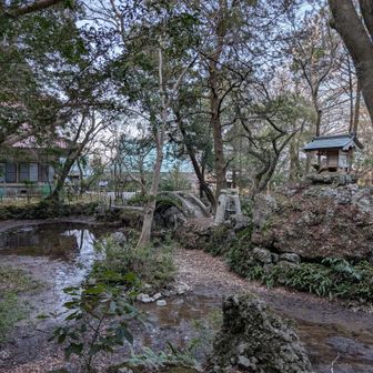 見どころ突っ込みどころがたくさんある、由緒あるお寺だった