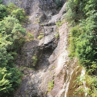 七種の滝　ほぼ水は枯れた状態