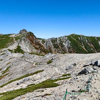極楽平に戻り、下山します
いい稜線です