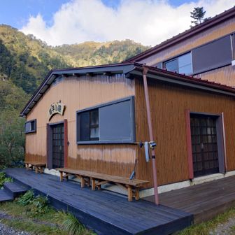 槍平小屋到着、朝食にヒュッテ大槍の弁当食べました。(画像撮り忘れ)