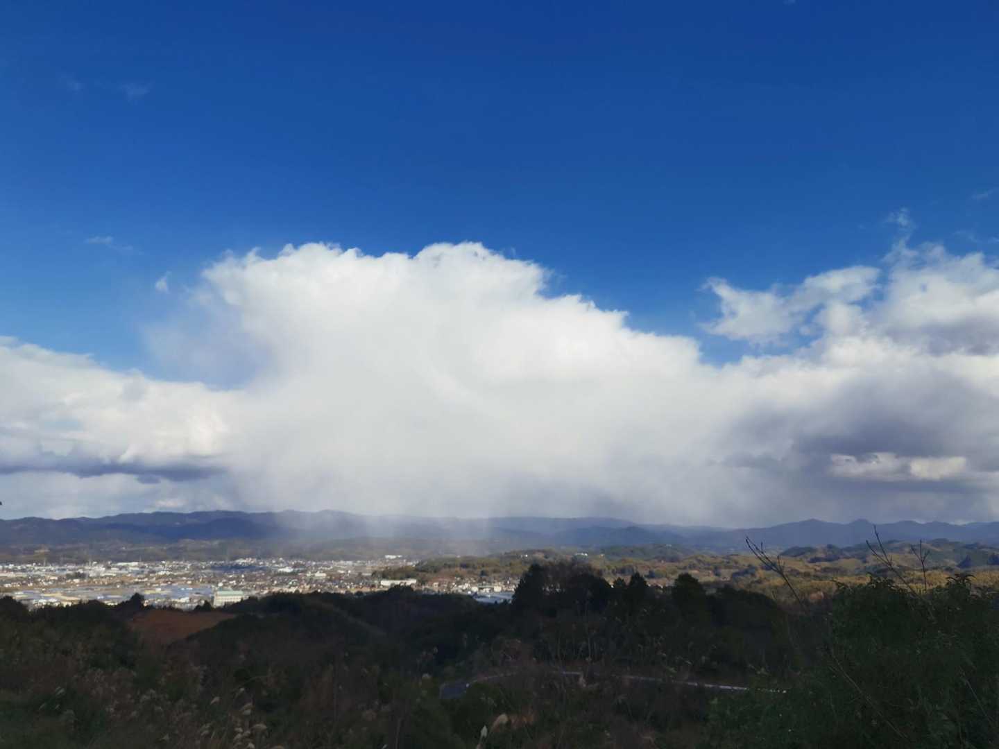 耳納連山に雪雲❄