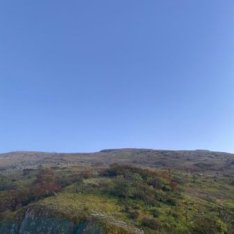 空を見て山を見ない。最後に山方向を見ました。