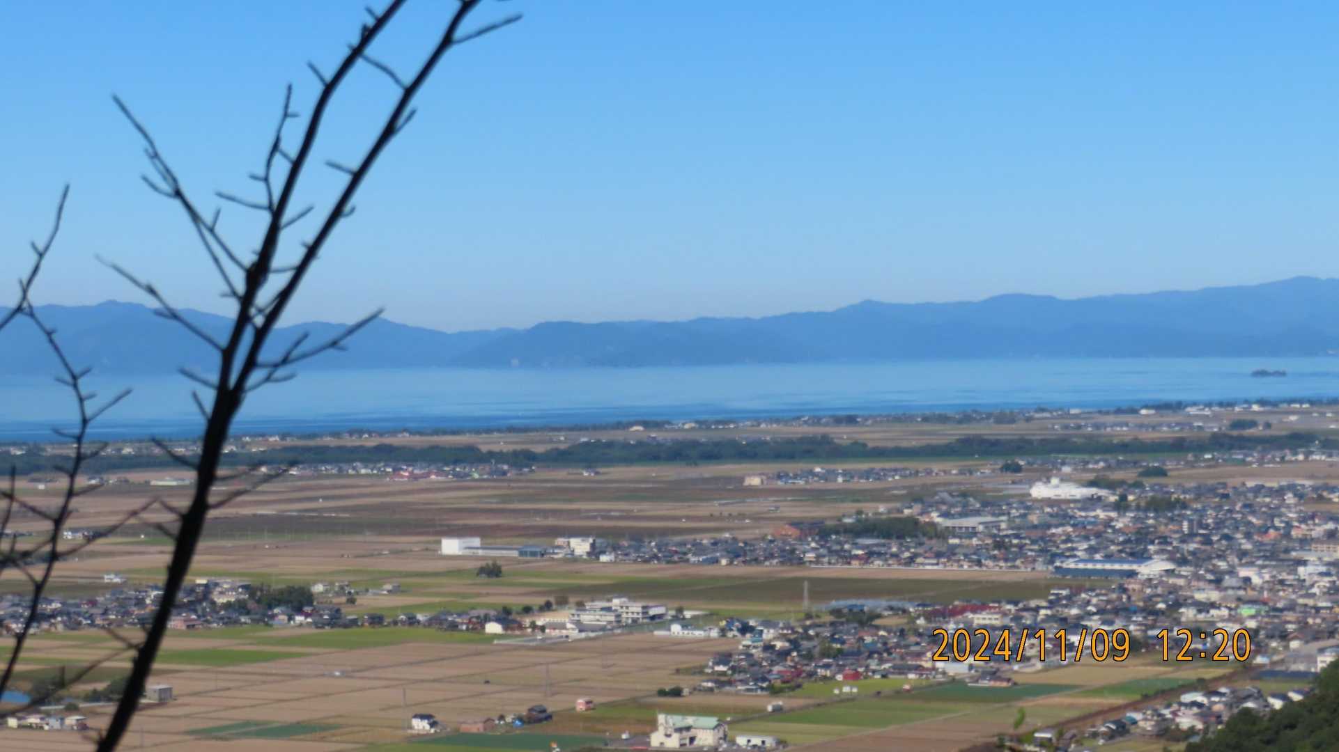 琵琶湖と比良山脈