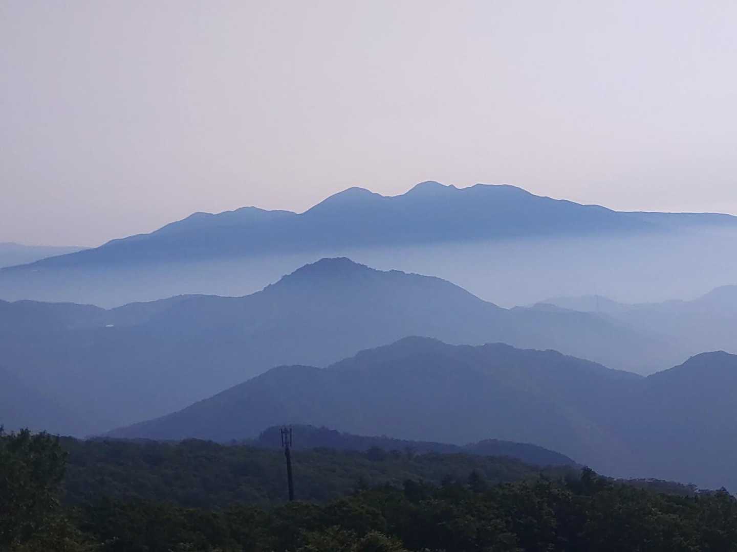 高原山が見えます😀
墨絵のようです。
