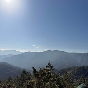 景色はいいけど…黄砂かな？霞んでます