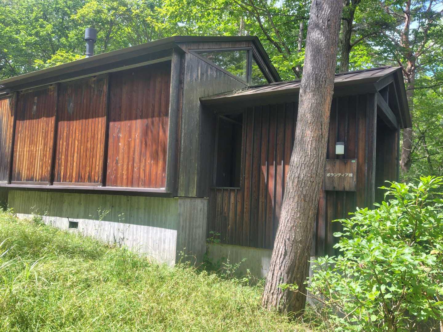 この建物は　🤔