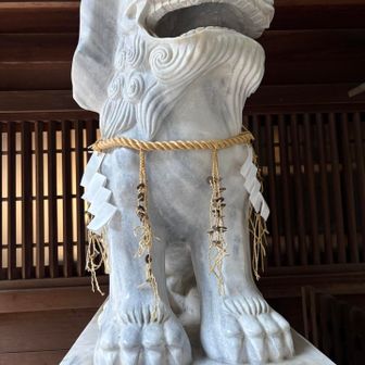 しめ縄？5円玉が結んでありました。