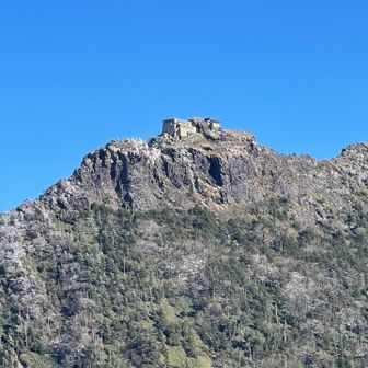 アップで弥山を