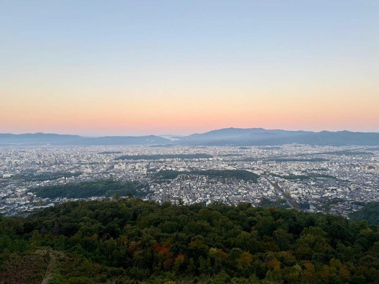 「大」の字のとこから見た京都の街並み。
すごく良く見渡せます。