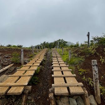 花立ノ頭…霧雨が…
無念の撤退…