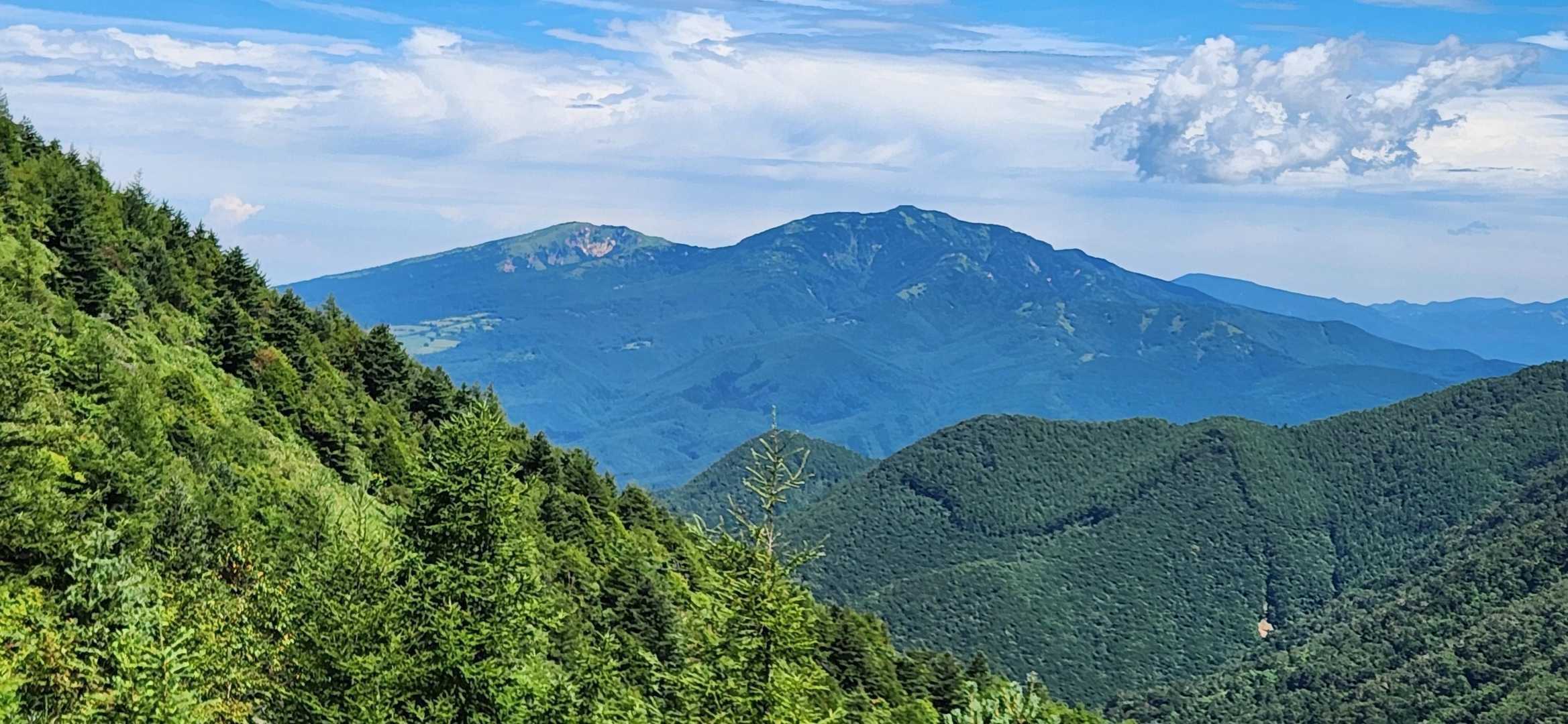四阿山と根子岳綺麗に見えます