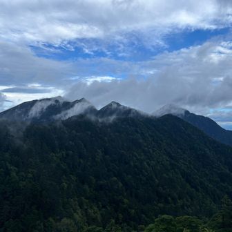 アサヨ峰、ミヨシの頭、早川尾根ノ頭（広河原峠より）