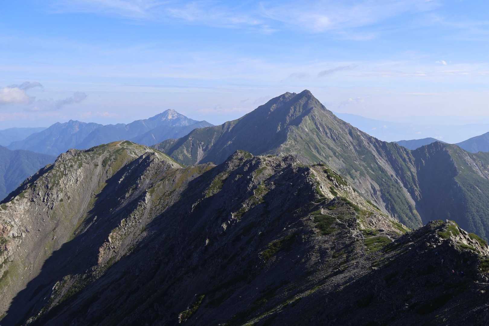 カバー用に北岳への稜線🤩