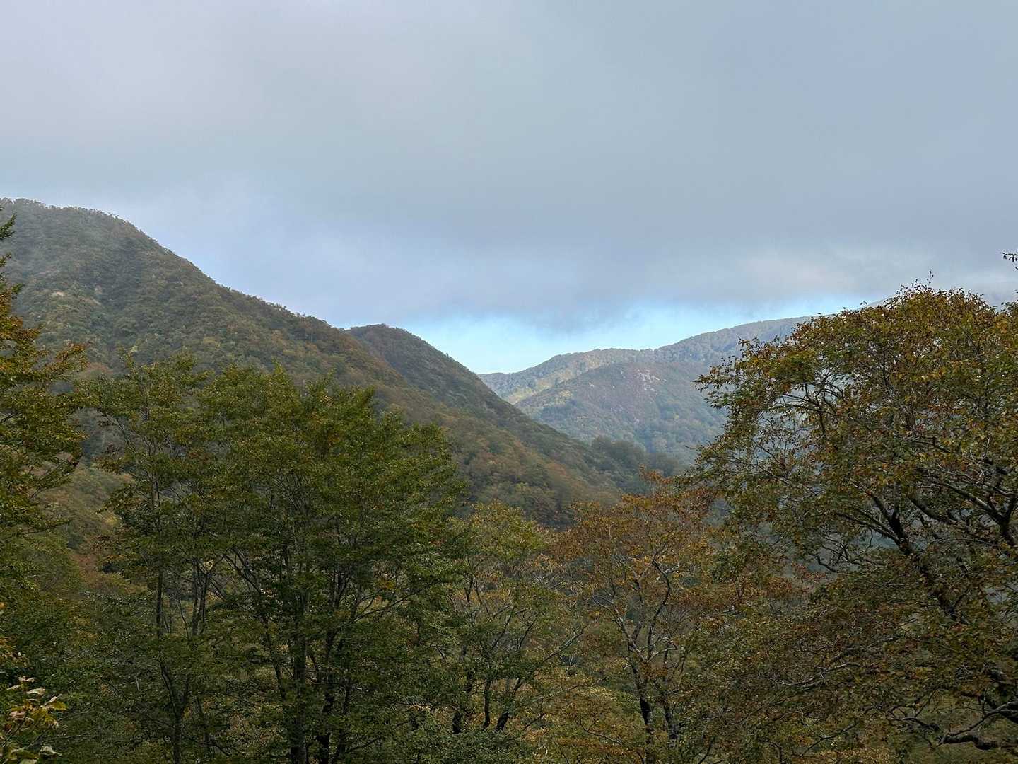 奥羽山脈はガス模様