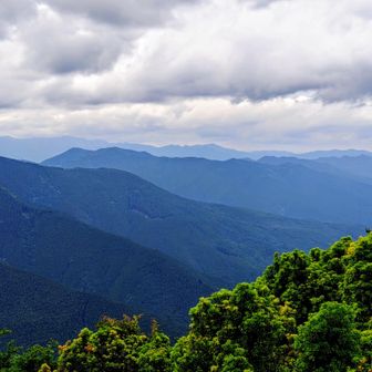 眺望（その4）✨️

白屋岳  吉野山方面⛰️