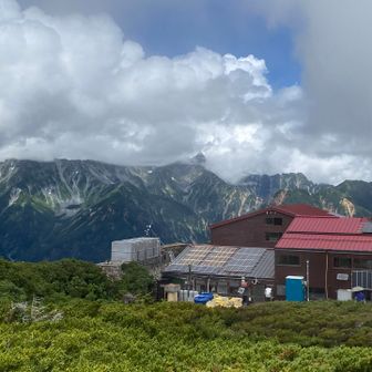 下山するため歩き出したところ雲が流れ数分だけ顔を見せてくれました。ありがとう🙇‍♂️
息子に見せてあげれました😉