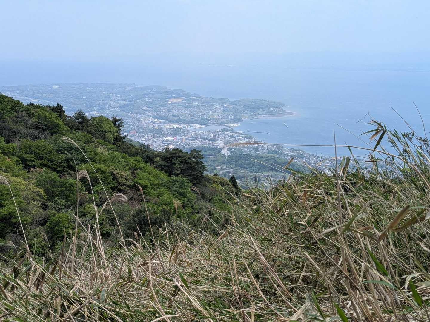 杵築方面の街並みもよく見えます。