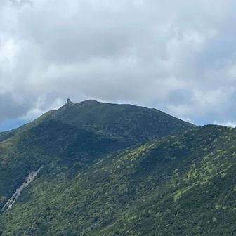 金峰山の五畳岩が見えている