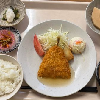 お夕食です🍽️なめこ汁が名物☝️