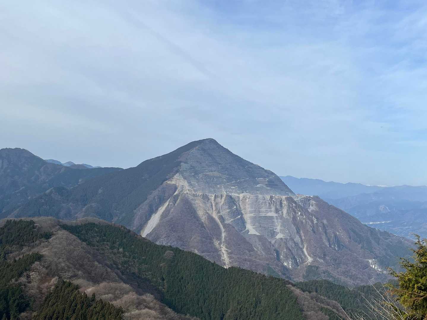 二子山から見る武甲山！
カッコいい👍
ここの分岐迷いやすいです