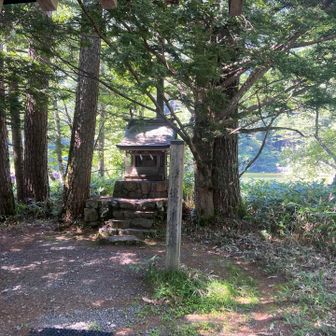 穂高神社奥宮、ここから上高地バスターミナルまでは木道歩いて観光気分！