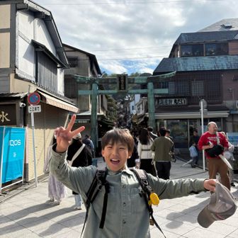 さあ！映画のあとは江ノ島へ！
インバウンド溢れています
私はかなり泣いた後なので目が腫れぼったい。