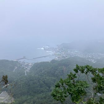 という事で、なんとかロープウェイに到着
霧が出て来た。