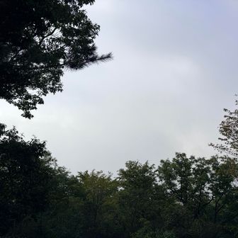 頂上手前の交差点から明石方面
真っ白