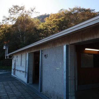 峠の茶屋　駐車場🅿️のトイレ
水洗化されて清潔
ありがたくお借りしました🙏

今回のコースは、途中にトイレが無いからご注意ください😅