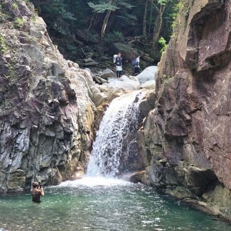 天狗滝の水量も少ない…