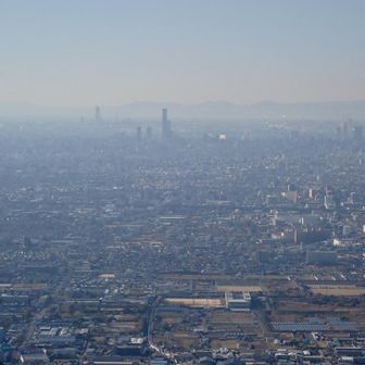 ハルカス方面。
奥に明石海峡大橋が見えるような見えないような。。。