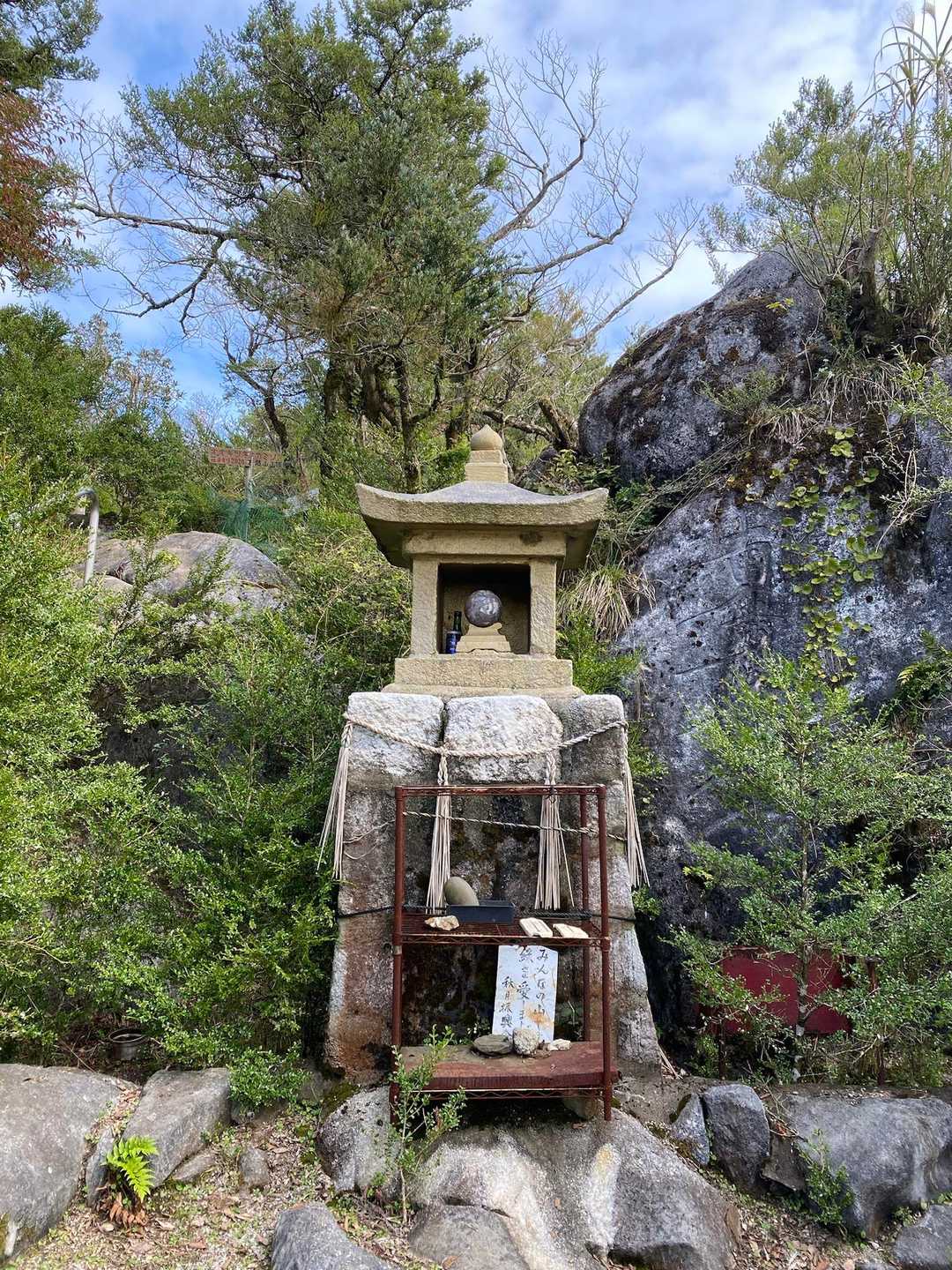 古処山山頂の祠