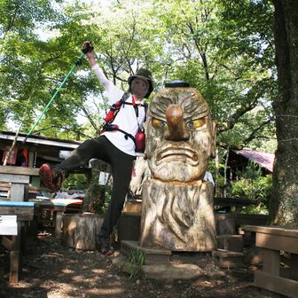 小仏城山到着！天狗さんと記念撮影！