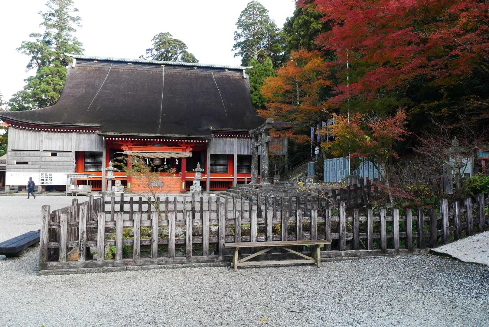 英彦山神宮奉幣殿
紅葉🍁残ってます。