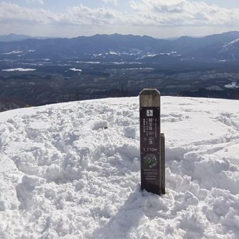 頂上
奥は蒜山高原かな？