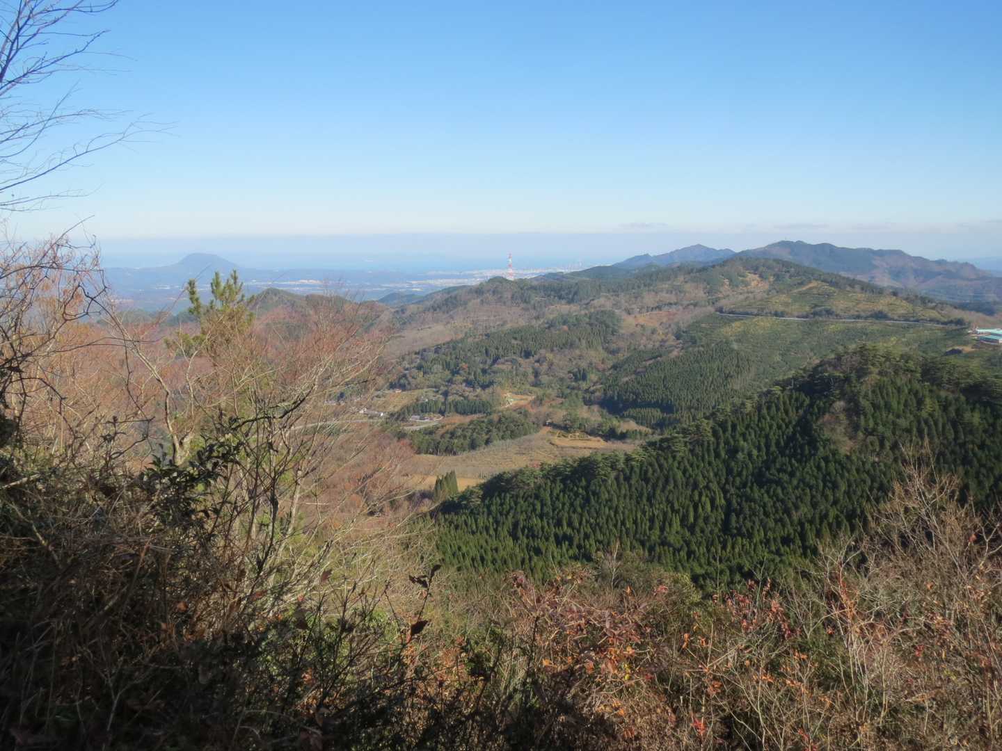 四辻峠-雨乞岳-烏帽子岳-鎧ヶ岳 周回コースの写真