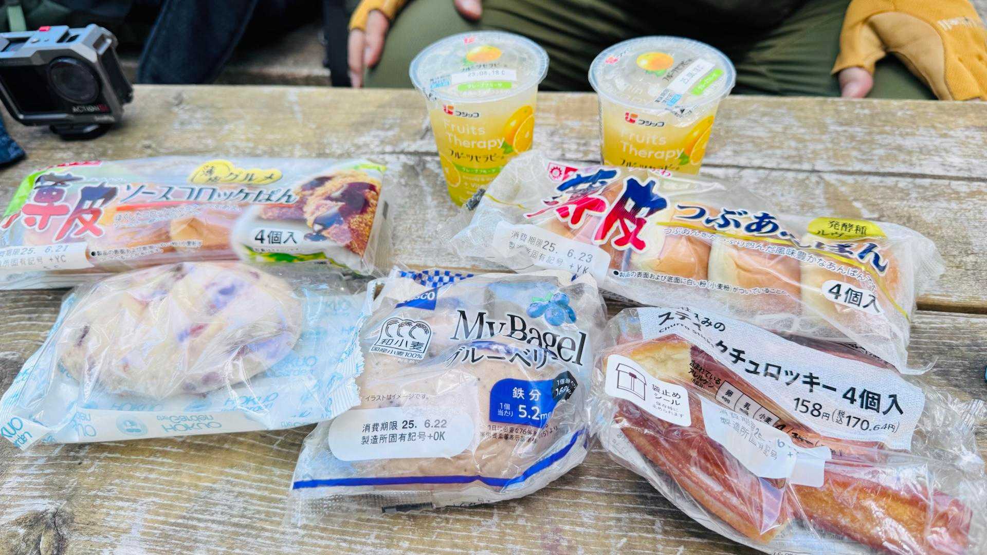 首切り清水で、休憩。お昼(^^)