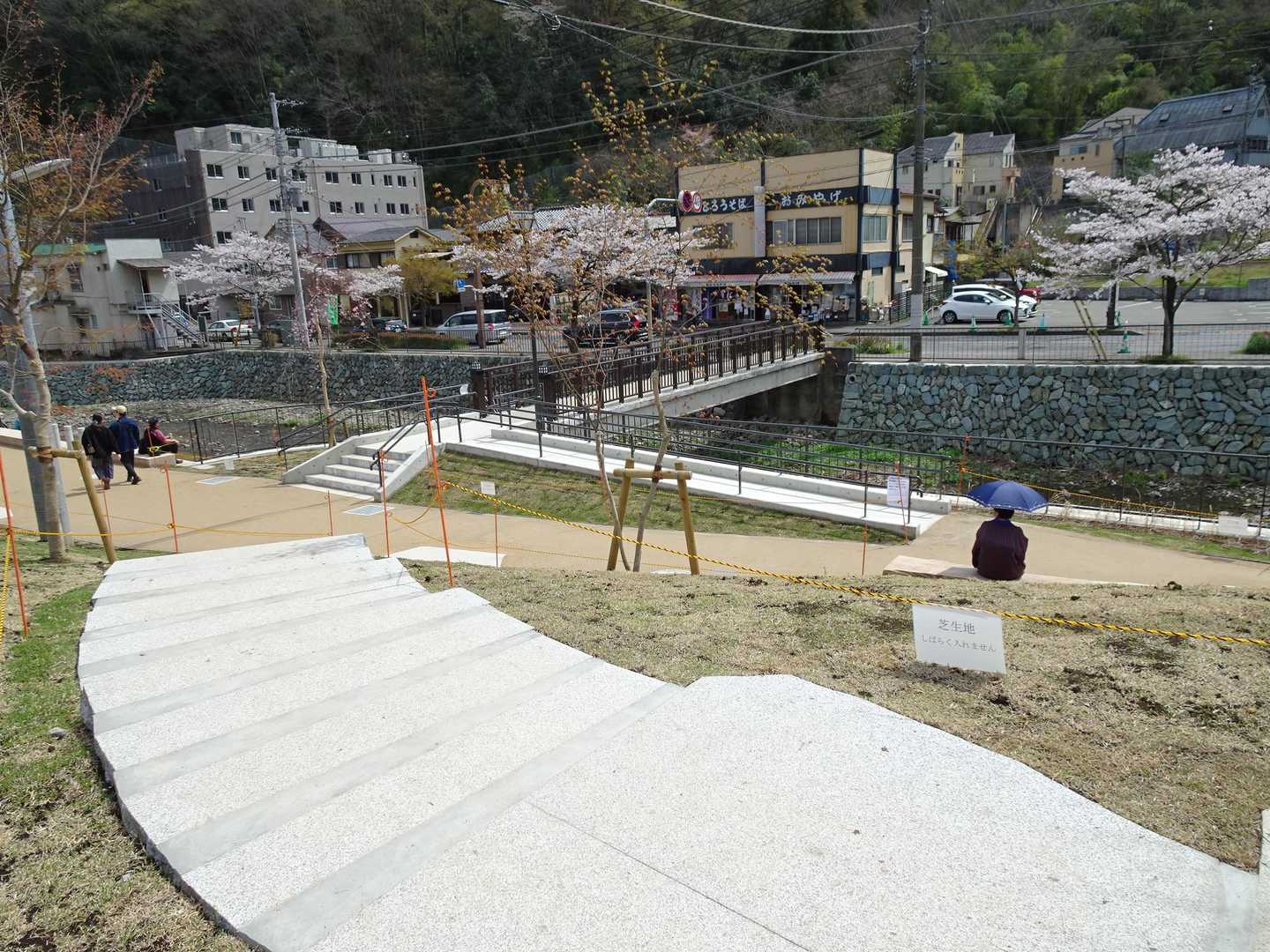 川沿いが整備され、
憩いの場に💕