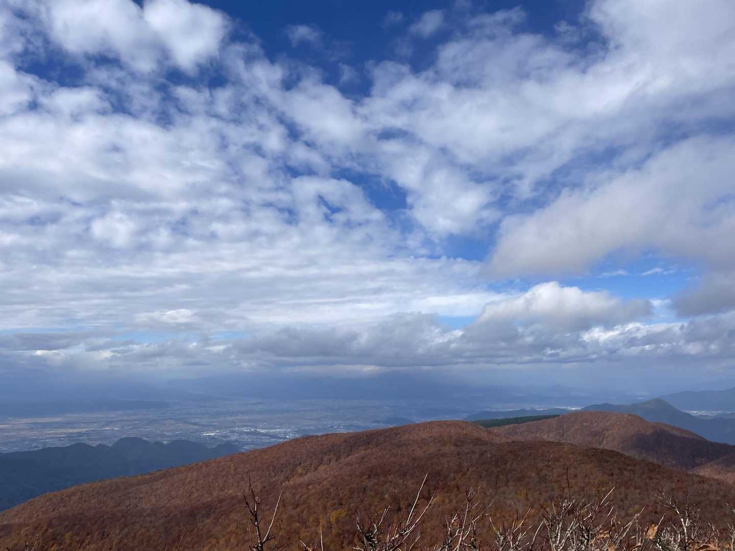 朝日連峰の方は晴れてたのが悔しい。
そこまでの時間はなかった。