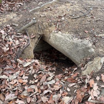 の石室？