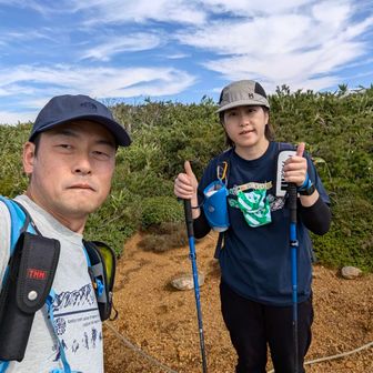 栂森。ここでランチしても気持ちよさそうですが先を目指します。