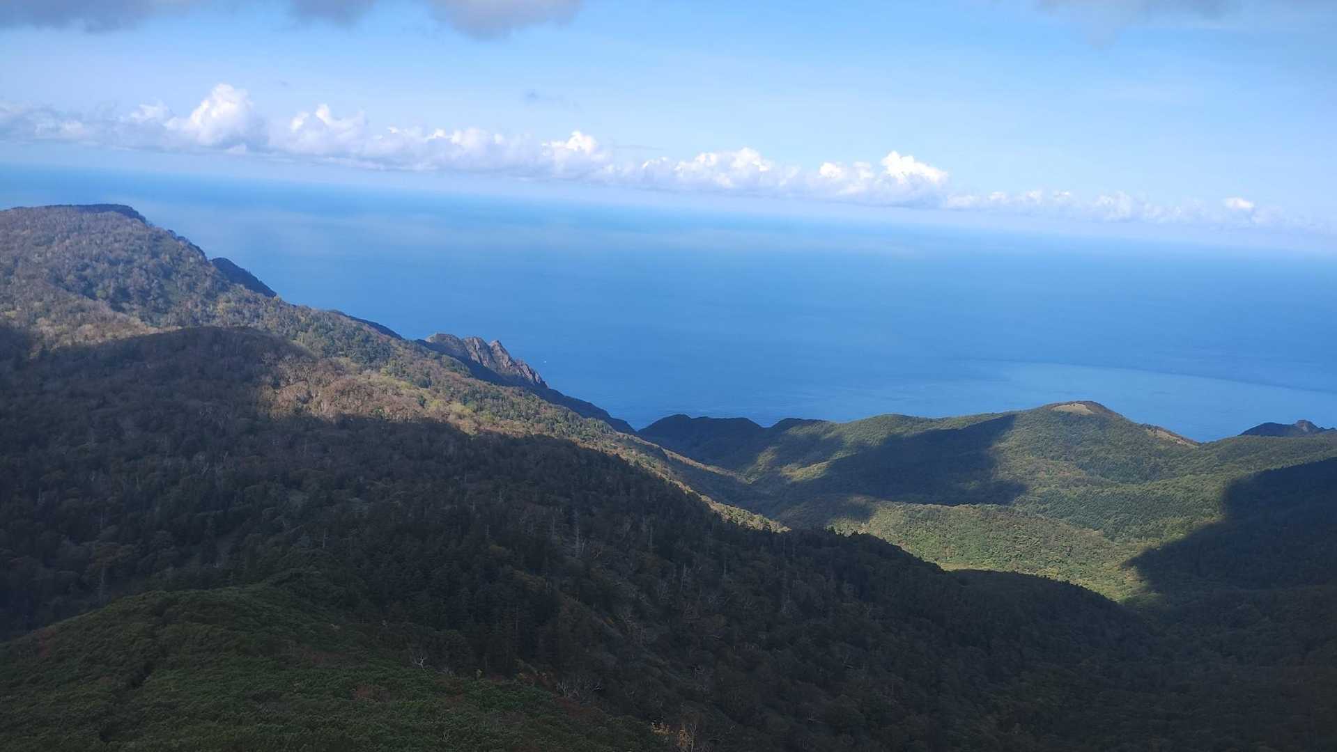 こっち側から登ると景色サイコー