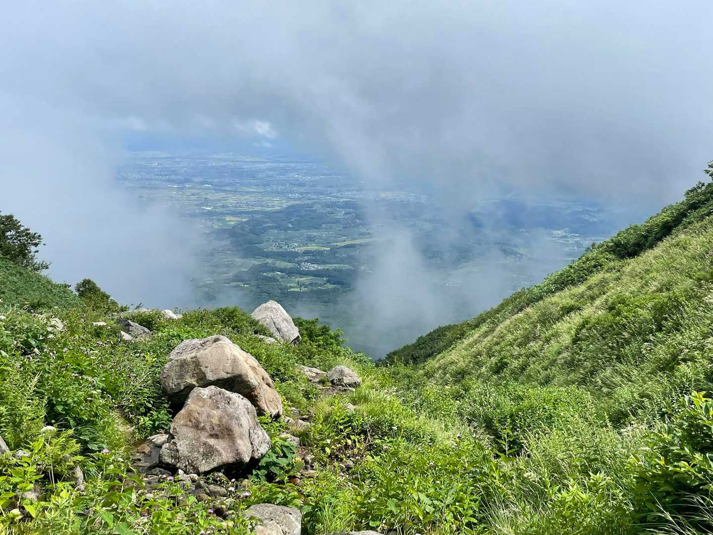 雲の隙間から津軽平野🌾